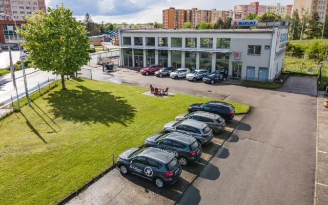 Budějcký Autostart slaví 30 let. Suzuki se pro řadu našich klientů stalo srdcovkou, říká majitel