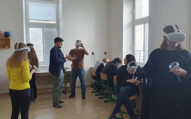 Nestojíme na místě, hledáme nové cesty, říká ředitel Gymnázia Týn nad Vltavou
