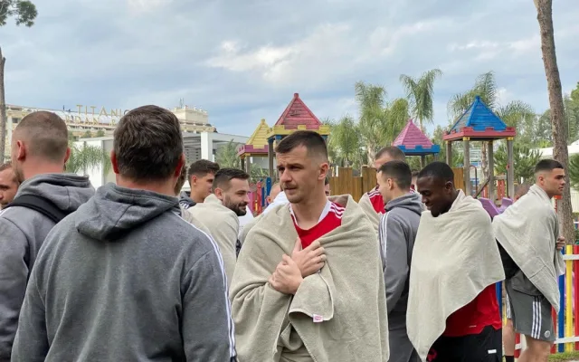 Komplikace na tureckém soustředění. Fotbalisty Dynama vyhnal z pokojů požár