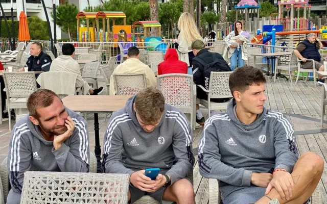 Komplikace na tureckém soustředění. Fotbalisty Dynama vyhnal z pokojů požár