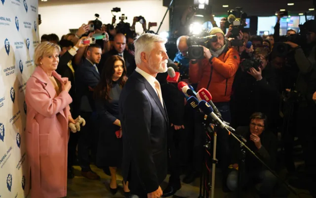 Začalo sčítání hlasů. Jméno nového prezidenta bude známé dnes odpoledne