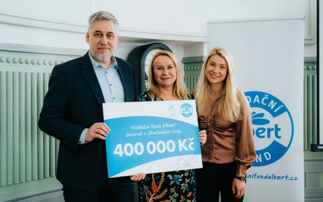 Letní tábory, tanec i terapie. Nadační fond Albert rozdělil 400 tisíc korun dětem a mladým v kraji