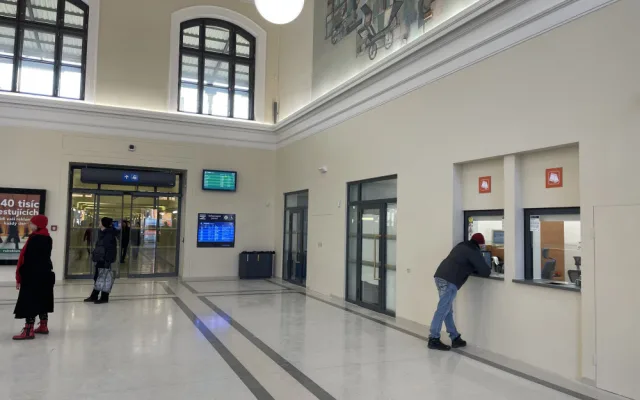 Hotovo. Příjezdová hala budějovického nádraží se po několikaměsíční rekonstrukci otevřela
