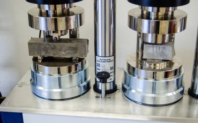 Středoškoláci z polytechniky budou využívat laboratoře VŠTE