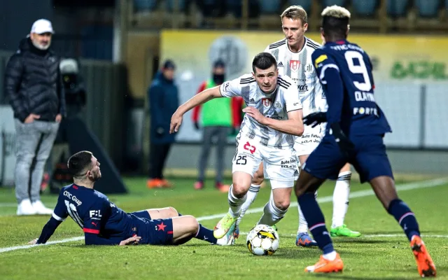Fotbalová senzace. Dynamo obralo o všechny body Slavii, doma rozhodl Adediran