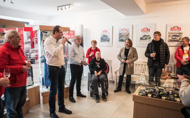 Výstavu k půlstoletí Rallye Český Krumlov zahájila nedělní vernisáž. Foto: Petr Skřivánek