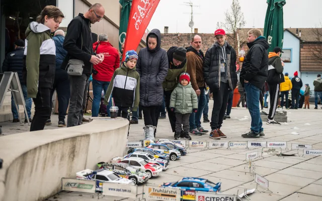 Výstavu k půlstoletí Rallye Český Krumlov zahájila nedělní vernisáž. Foto: Petr Skřivánek