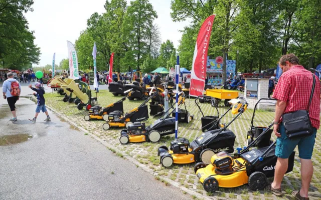 URBATECH láká na elektromobily, malotraktory i spisovatele Cílka