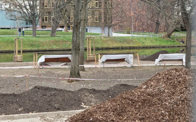 Proměna parku v Dukelské ulici se blíží do finále. Otevře se v květnu