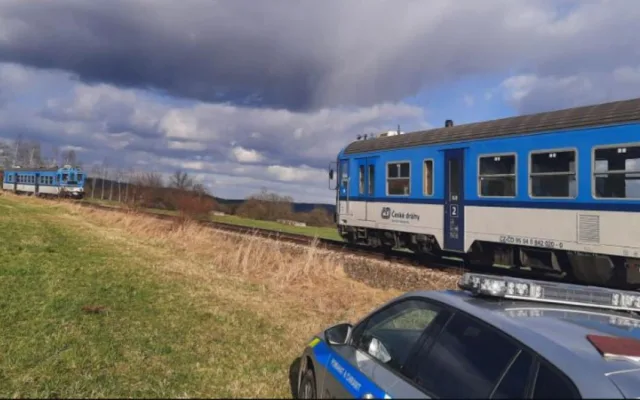 Na Písecku vyjely proti sobě dva vlaky. Soupravy zastavily jen pár desítek metrů od sebe