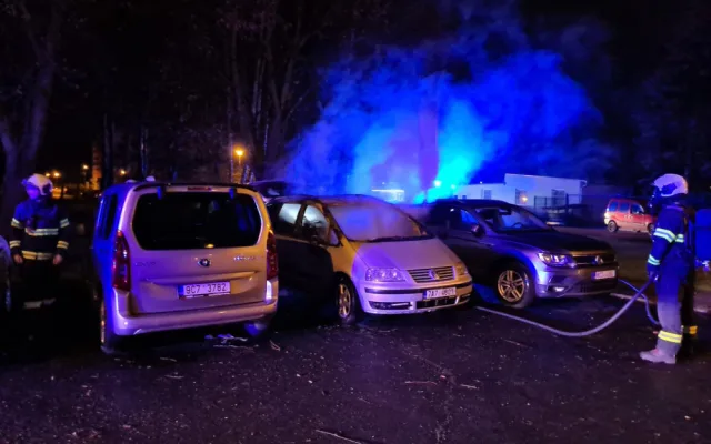 Další požár automobilu na Pražském sídlišti v Budějovicích. Příčina zatím není jasná
