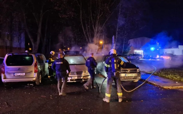 Další požár automobilu na Pražském sídlišti v Budějovicích. Příčina zatím není jasná