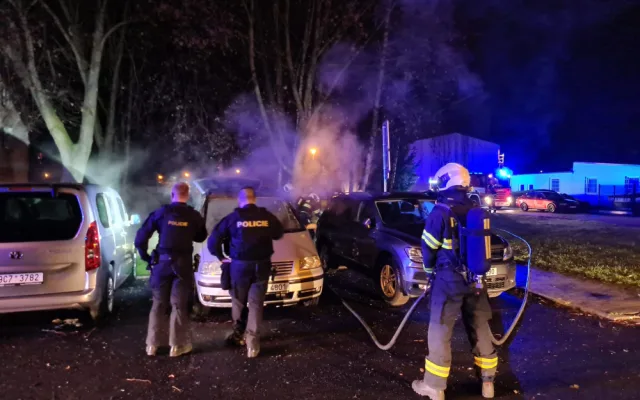 Další požár automobilu na Pražském sídlišti v Budějovicích. Příčina zatím není jasná