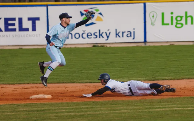 Sokol Hluboká přišel v domácí premiéře o bod v samotném závěru. Mužík má osmdesátý extraligový homerun