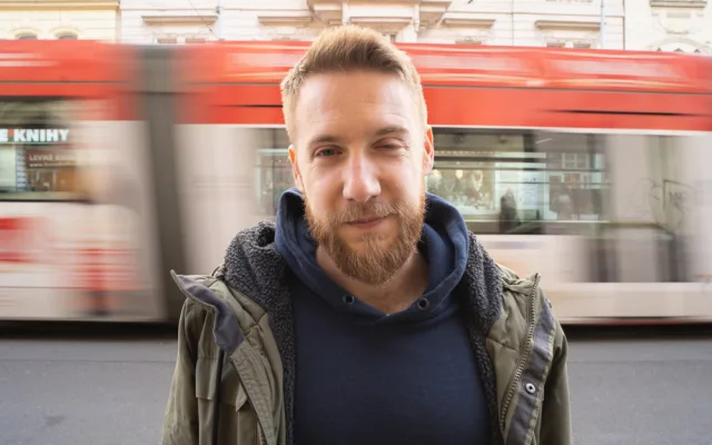 Většinu učitelů by umělá inteligence nahradit nezvládla, některé však ano, říká učitel Daniel Pražák 