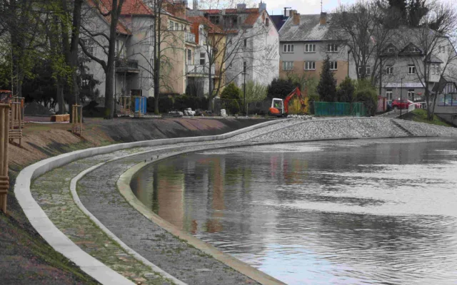 Park Dukelská na břehu Malše je téměř hotový. Blíží se otevření