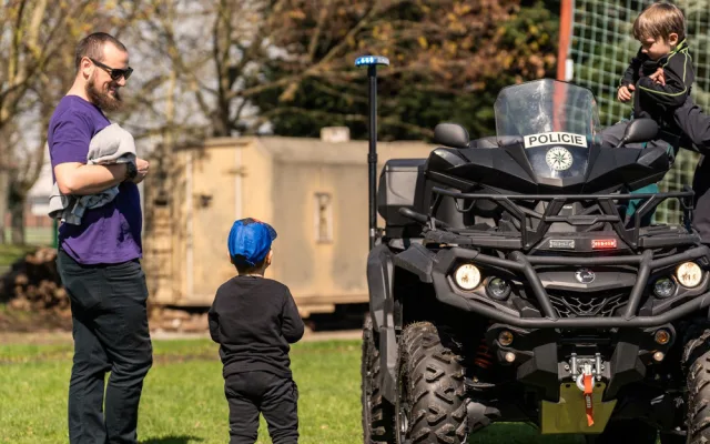 Zapište si do diářů čtvrtek 1. června. Koná se akce Den dětí a Policistou na zkoušku
