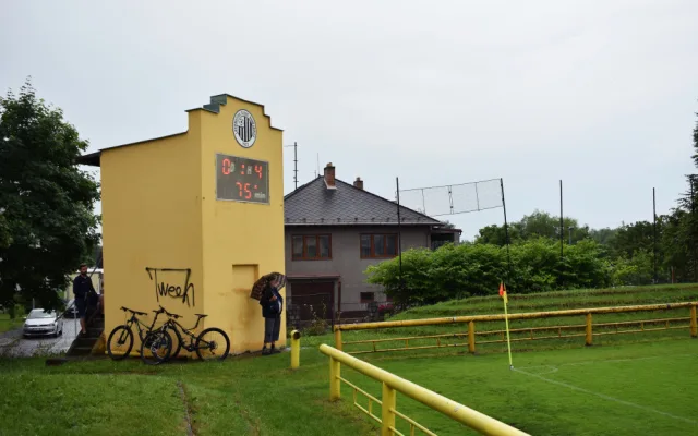 Převlékání v hostinci, stěhování i druhá liga. Lokomotiva oslavila 100. výročí