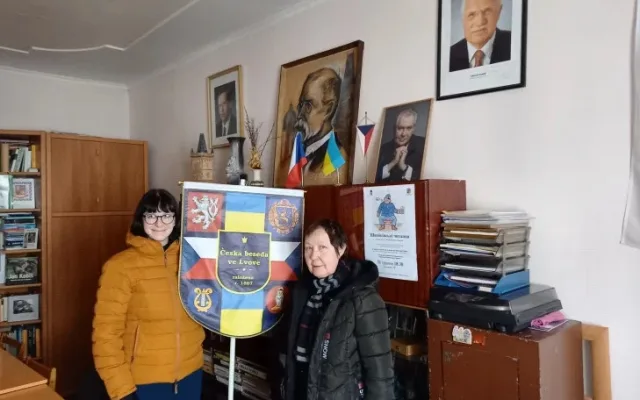 Tereza Soušková s Ludmylou Dejnekou z krajanského spolku Česká beseda ve Lvově.