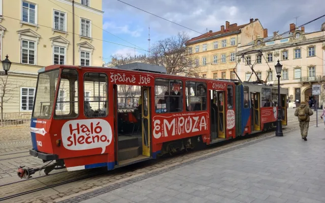 Ve Lvově v rámci projektu Českého centra Kyjev jezdí Seifertova tramvaj.