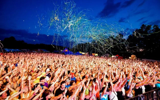 SOUTĚŽ: Jihočeský festival v Přeštěnice již tento týden. Dorazí Mirai, Rybičky48, Wohnout nebo Cirk La Putyka