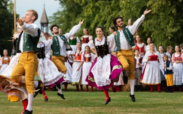 Jihočeské divadlo zve na svou 65. sezónu před Otáčivým hledištěm v Českém Krumlově