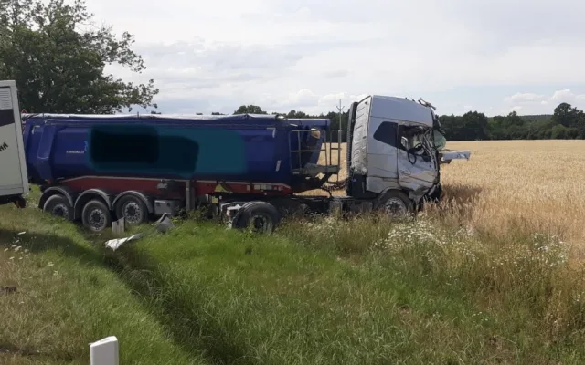 Dva lidé zemřeli při dopravní nehodě u Třeboně. Další se stala o 20 kilometrů dál