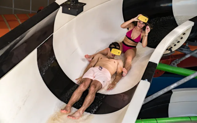 Po celou dobu prázdnin si tak všichni členové rodiny bez rozdílu věku mohou vychutnávat slunce, vodní radovánky, havajské gastro speciality, typické letní drinky, koncerty a plno další zábavy a zážitků.