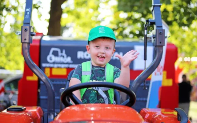 Země živitelka láká na nejsilnější traktor i největšího osla Vyhrajte vstupenky a užijte si živitelku zadarmo