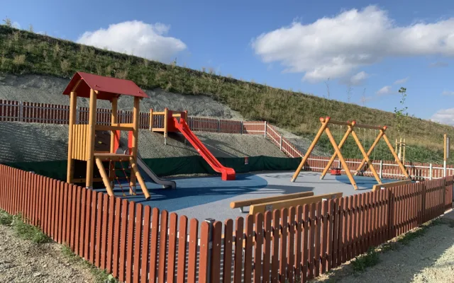 VIDEO: Řidiči mohou využívat odpočívku na dálnici D3 u Chotýčan