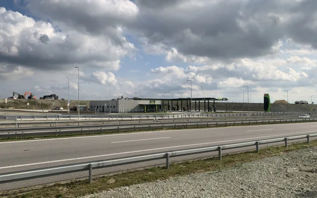 VIDEO: Řidiči mohou využívat odpočívku na dálnici D3 u Chotýčan