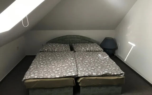 Expandující síť moderních ubytovacích zařízení BOSCHMANN pro dlouhodobé ubytování. Hlavními zákazníky jsou zejména pracovníci ve výrobě a stavebnictví