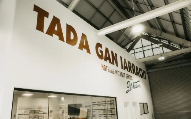 Ročně se zde vyprodukuje více než 60% světové spotřeby whiskey. Na tak malou zemi slušný výkon