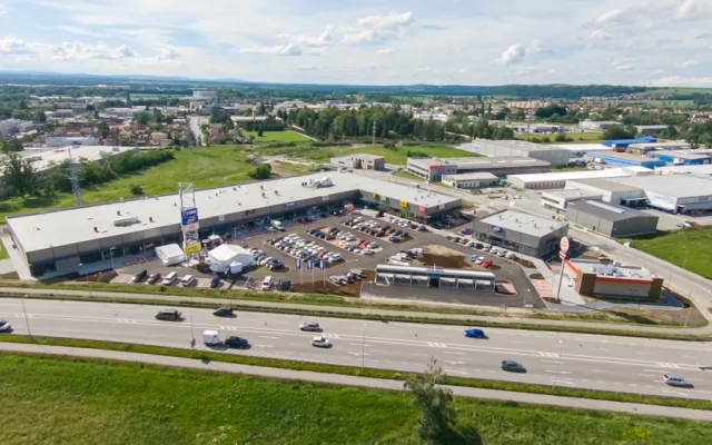 už otevřený retail park v Okružní ulici v Českých Budějovicích.