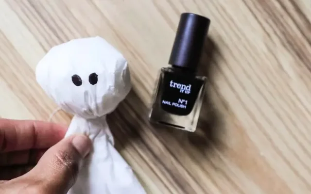 Máte rádi Halloween? Vyrobte si na dveře strašidelný věnec