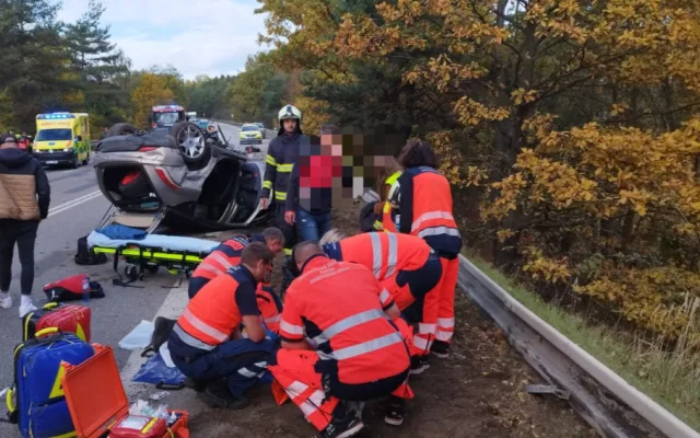 Hromadná nehoda u Boršova nad Vltavou v sobotu odpoledne zcela uzavřela hlavní tah na Krumlov