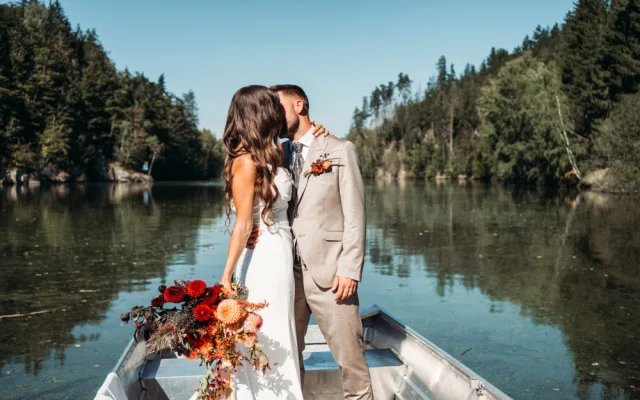 Je čas na plánování svatby? Zkuste to s Jihočeskou nevěstou a salonem Novias