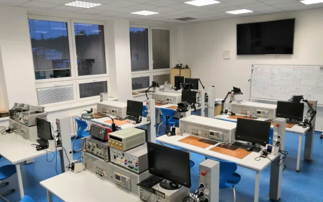 Střední odborná škola elektrotechnická je centrem odborné přípravy v Hluboké nad Vltavou