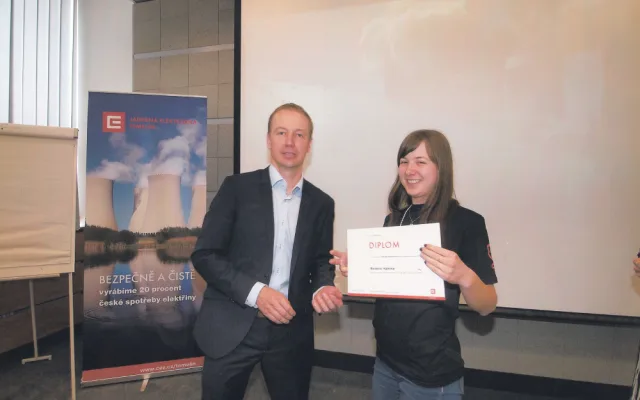 Holky a technika - SPŠ Dukelská toto spojení sedí