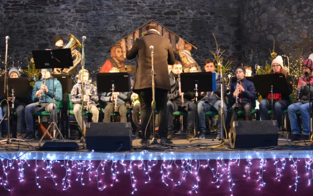 Adventní trhy pod Rumpálem krátí čekání na Vánoce