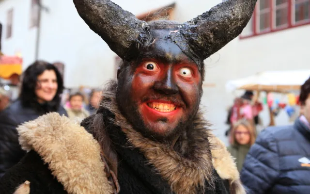 Adventní trhy pod Rumpálem krátí čekání na Vánoce
