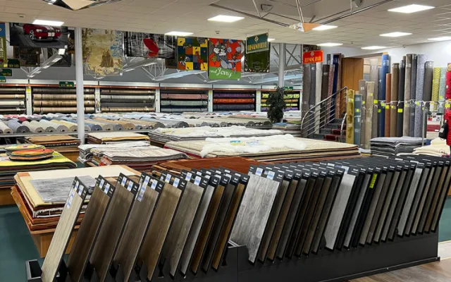S výběrem vinylové podlahy nejlépe poradí na prodejně Koberce Strnad Lišov