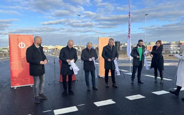 Město otevřelo propojku Máje a ulice Na Sádkách. Na protažení do Litvínovic se pracuje