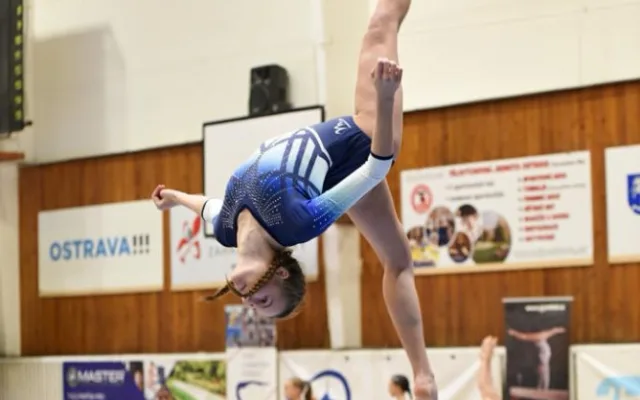 Stříbrnou medaili z Mistrovství republiky si přivezly budějcké sportovní gymnastky