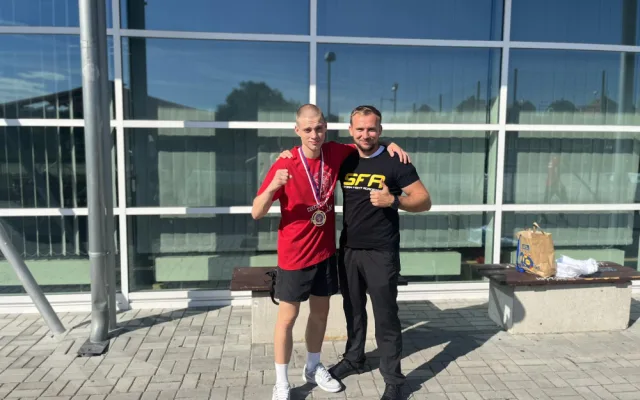 Mladý zápasník z Budějc má za sebou úspěšný rok. Stal se juniorským mistrem republiky v kickboxu