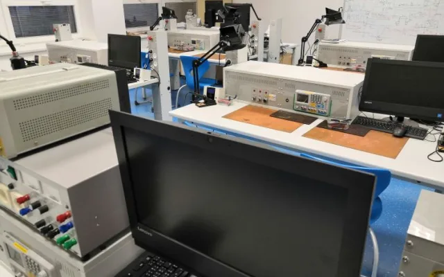 Jak se na Střední odborné škole elektrotechnické, COP Hluboké nad Vltavou připravují budoucí odborníci