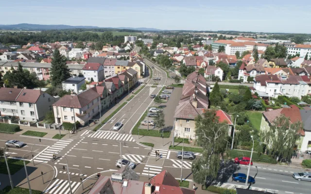 Vltavu v Budějcích má překlenout další most. Stavba v Papírenské pokročila