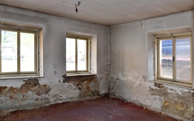 České Budějovice objektivem Milana Bindera a perem Martina Maršíka: Můžu rozbít okno?