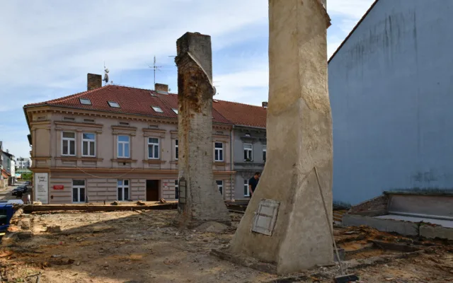 České Budějovice objektivem Milana Bindera a perem Martina Maršíka: Můžu rozbít okno?