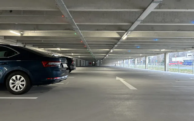 Parkovací dům Stromovka od zítřka využijí řidič. Nabídne téměř 500 míst